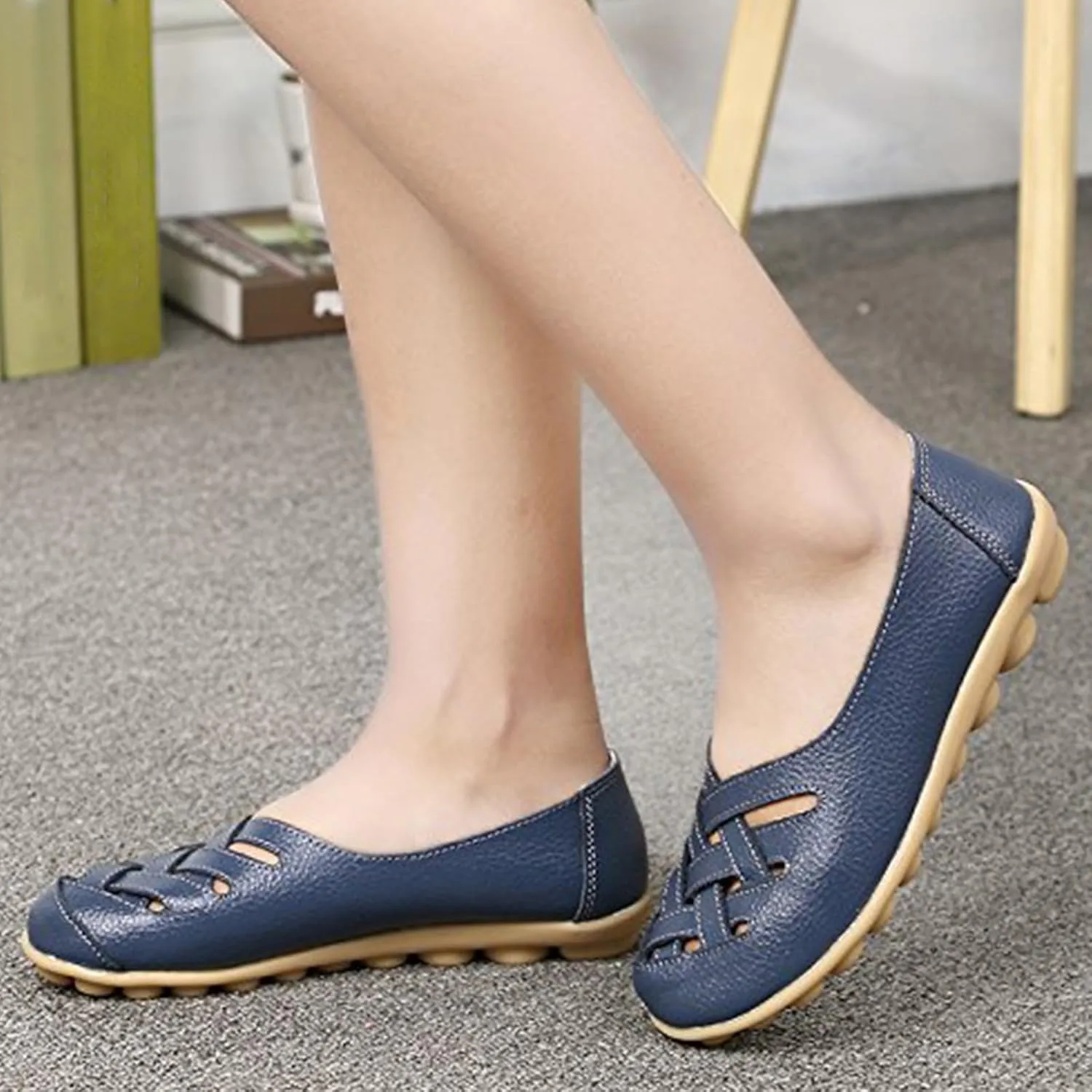 Women's Comfort Walking Casual Flat Loafer Orthopedic Breathable Leather Comfortable Hollow Soft Flats Sandals Vacation Walking Shoes Women Slip-On Indoor Outdoor