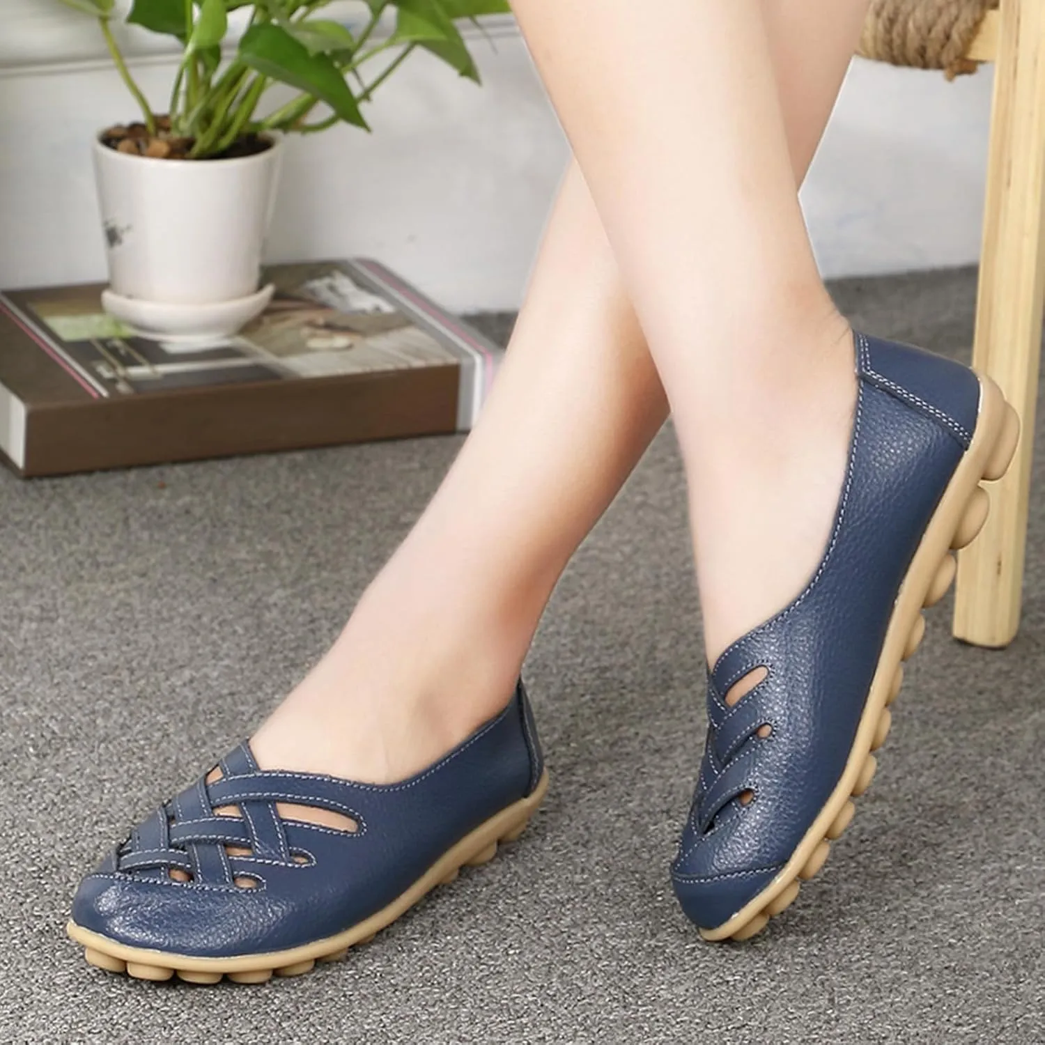 Women's Comfort Walking Casual Flat Loafer Orthopedic Breathable Leather Comfortable Hollow Soft Flats Sandals Vacation Walking Shoes Women Slip-On Indoor Outdoor